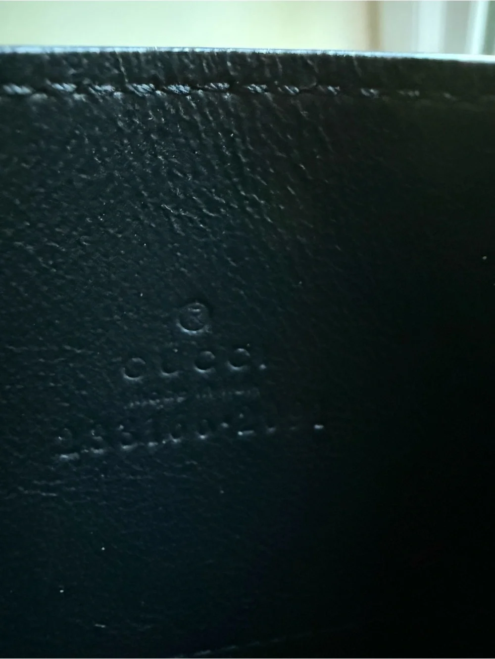 Gucci Surpreme GG Bee Card Case